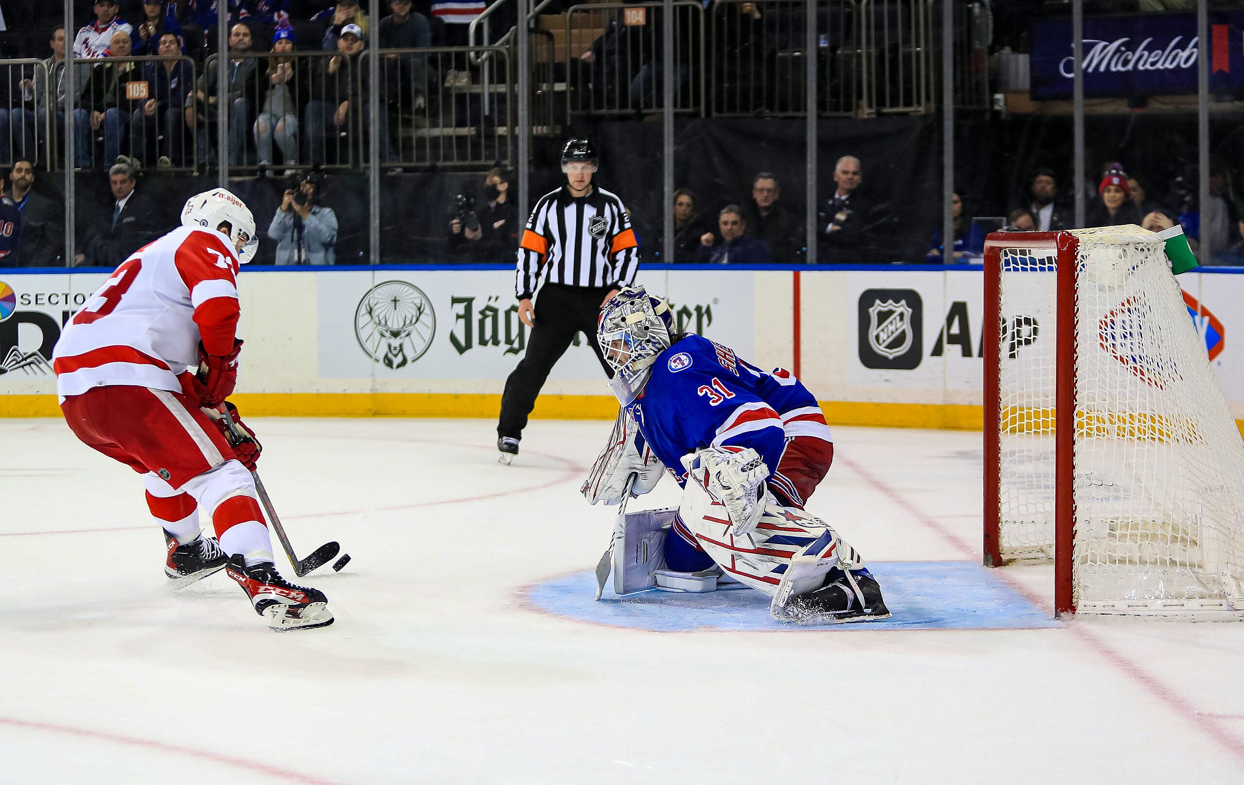 NHL: Detroit Red Wings at New York Rangers