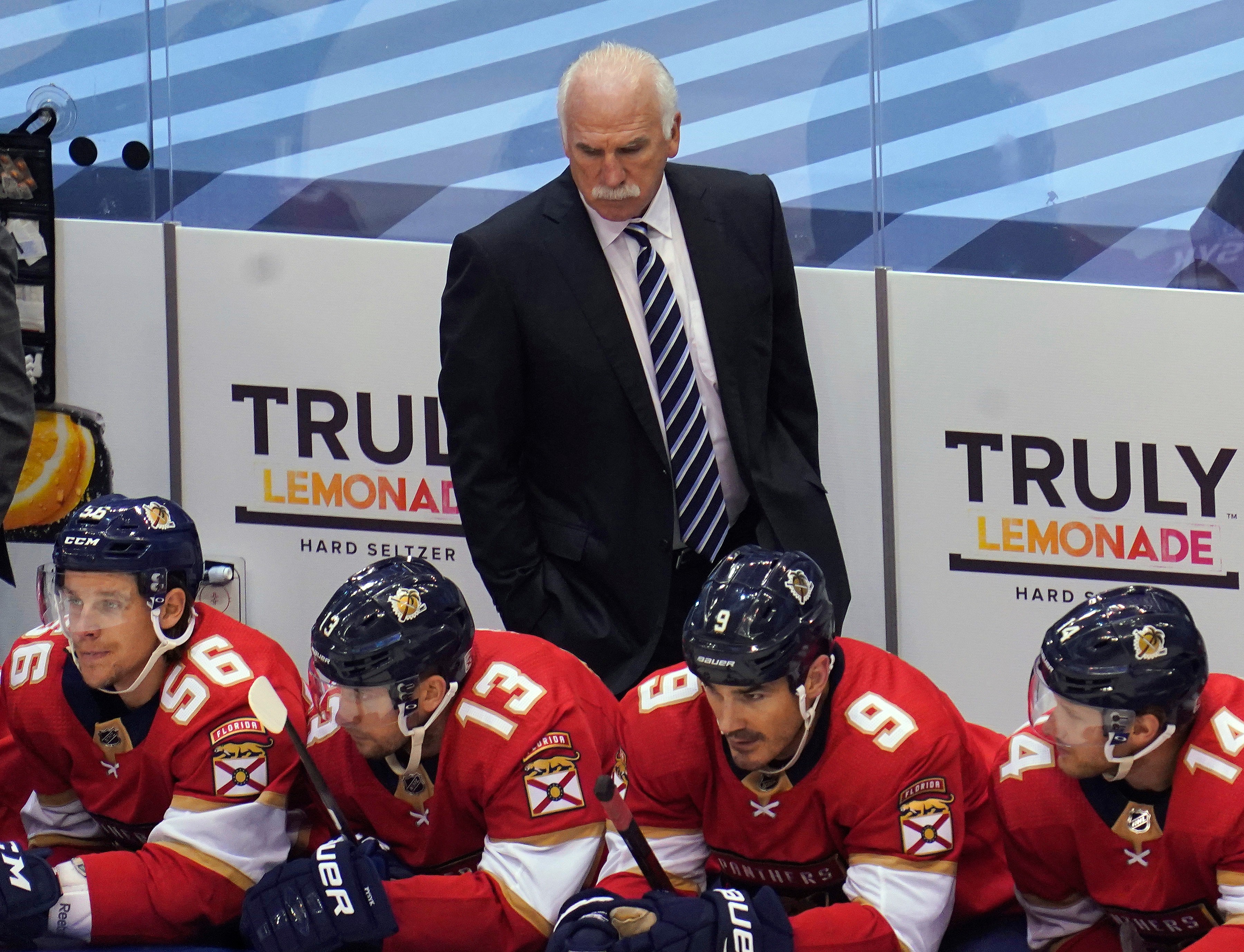 joel quenneville resigns