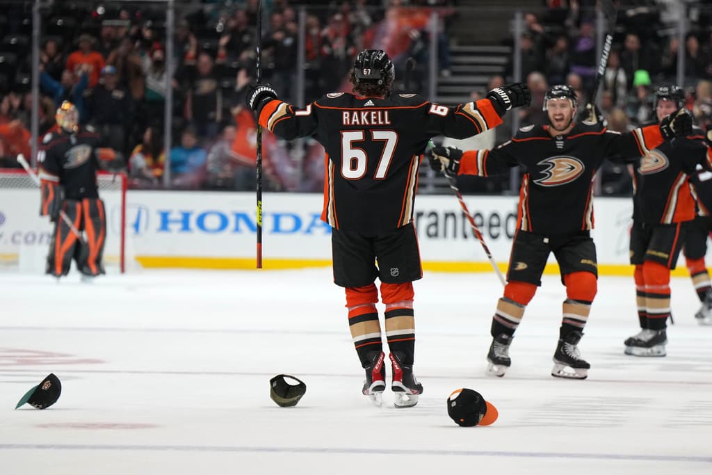 new york rangers rickard rakell