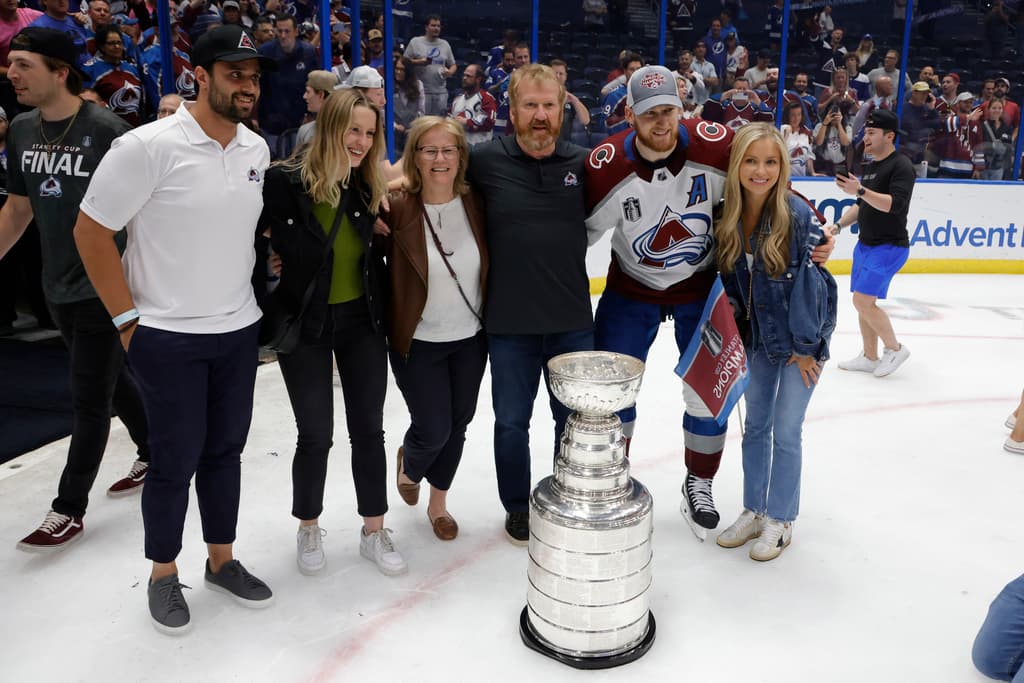 stanley cup dented