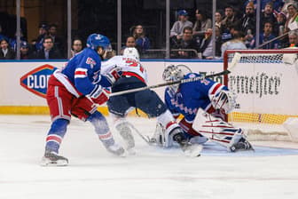ny rangers game tonight