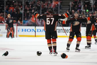 new york rangers rickard rakell