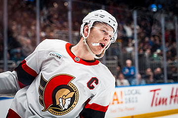 NHL: Ottawa Senators at Vancouver Canucks