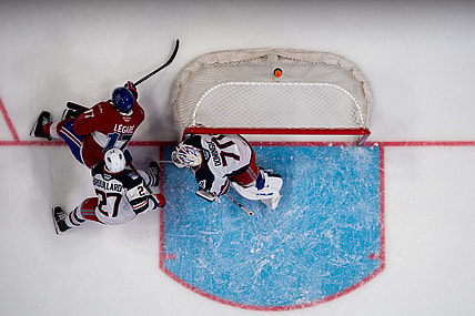 Wolf Pack protect the crease (Photo:John Mrakovcich / Hartford Wolf Pack)
