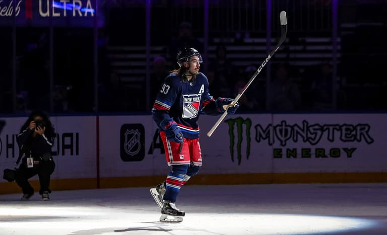 NHL: New York Islanders at New York Rangers