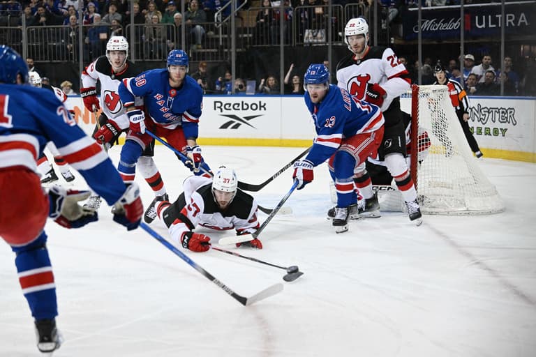 NHL: New Jersey Devils at New York Rangers