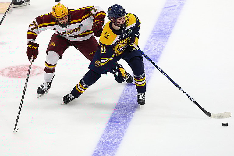 NCAA Hockey: Frozen Four Championship Game-Quinnipiac vs Minnesota 