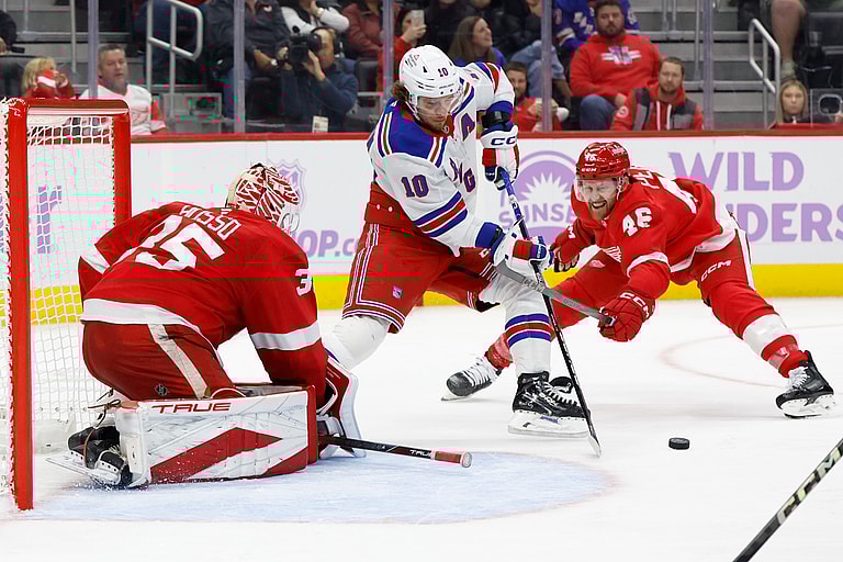 NHL: New York Rangers at Detroit Red Wings