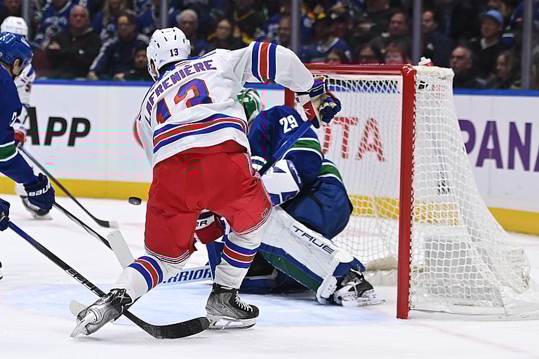 NHL: New York Rangers at Vancouver Canucks