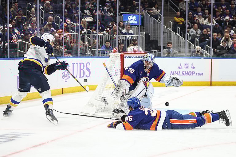 NHL: St. Louis Blues at New York Islanders