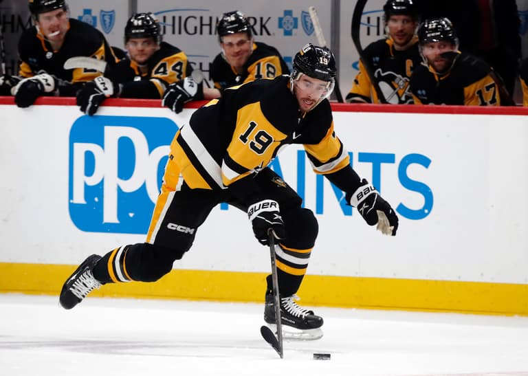 NHL: Carolina Hurricanes at Pittsburgh Penguins