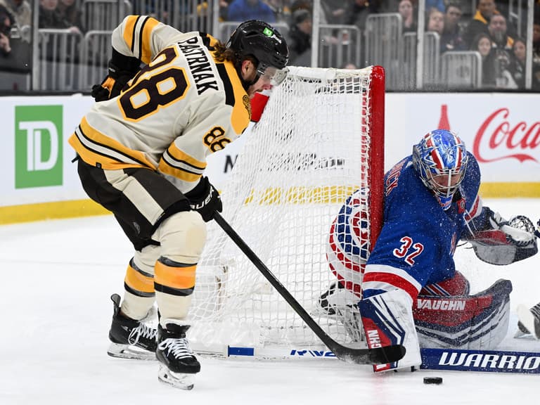 NHL: New York Rangers at Boston Bruins