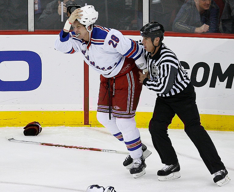 NHL: New York Rangers at New Jersey Devils