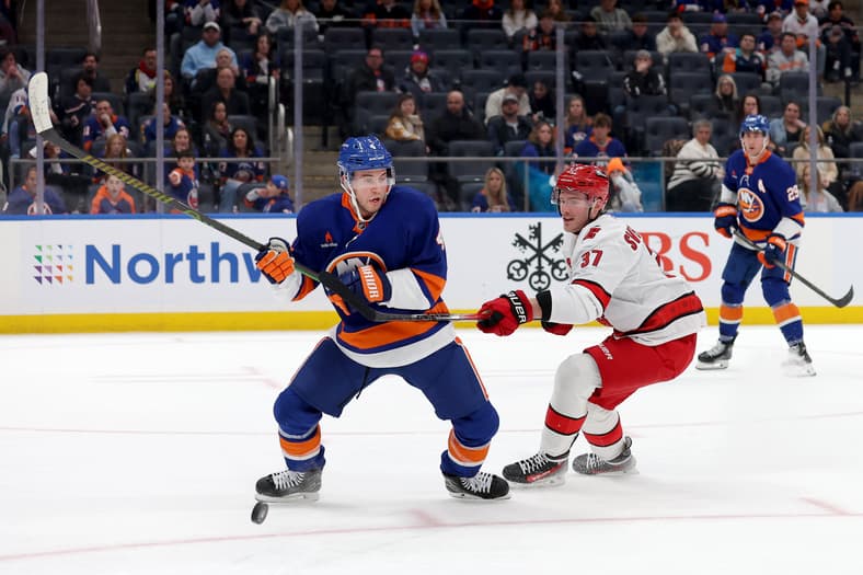 NHL: Carolina Hurricanes at New York Islanders
