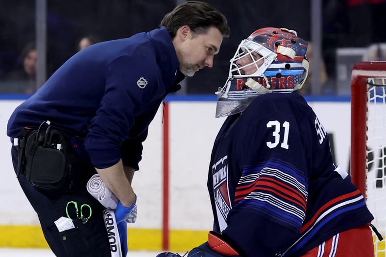 NHL: Pittsburgh Penguins at New York Rangers