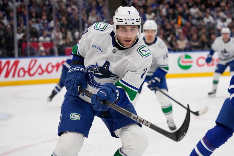 NHL: Vancouver Canucks at Toronto Maple Leafs