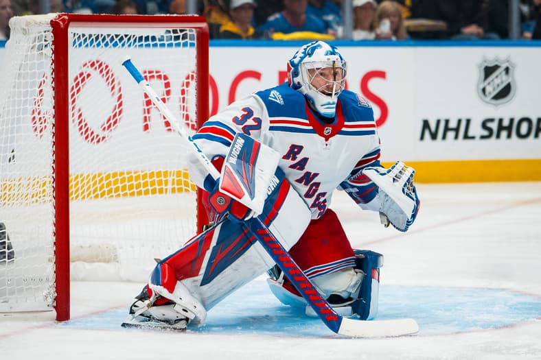 NHL: New York Rangers at Vancouver Canucks