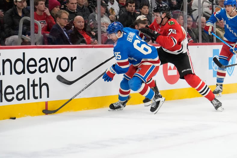 NHL: New York Rangers at Chicago Blackhawks