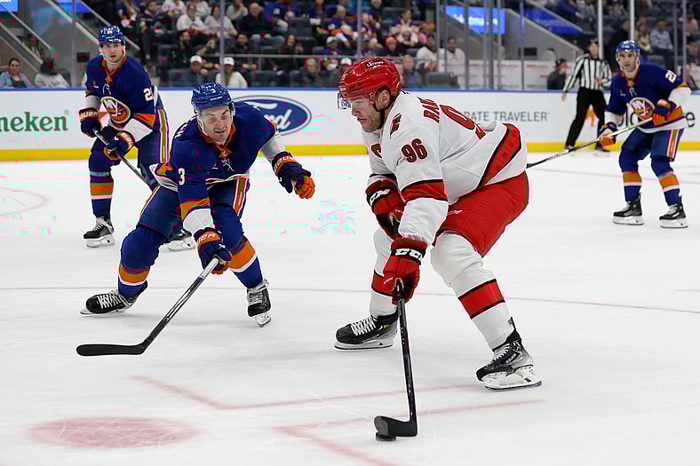 NHL: Carolina Hurricanes at New York Islanders