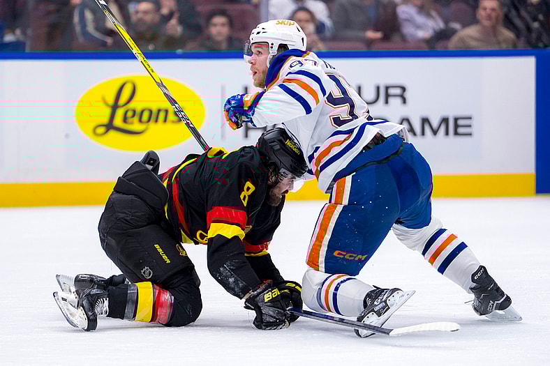 NHL: Edmonton Oilers at Vancouver Canucks