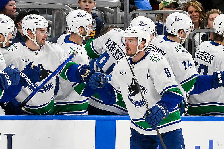 NHL: Vancouver Canucks at St. Louis Blues