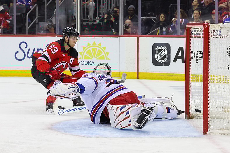 NHL: New York Rangers at New Jersey Devils