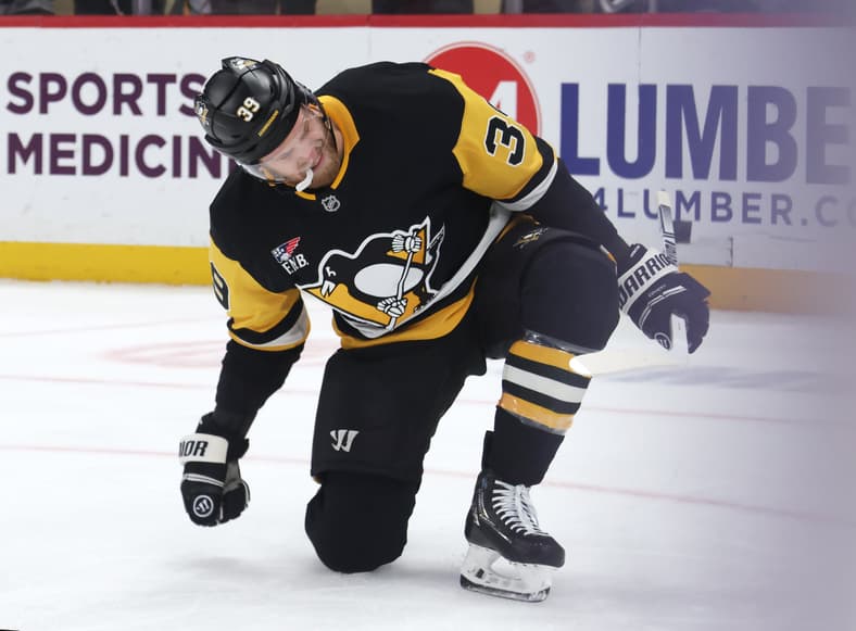 NHL: Detroit Red Wings at Pittsburgh Penguins