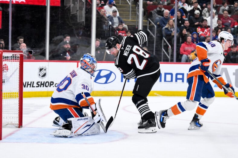 NHL: New York Islanders at New Jersey Devils