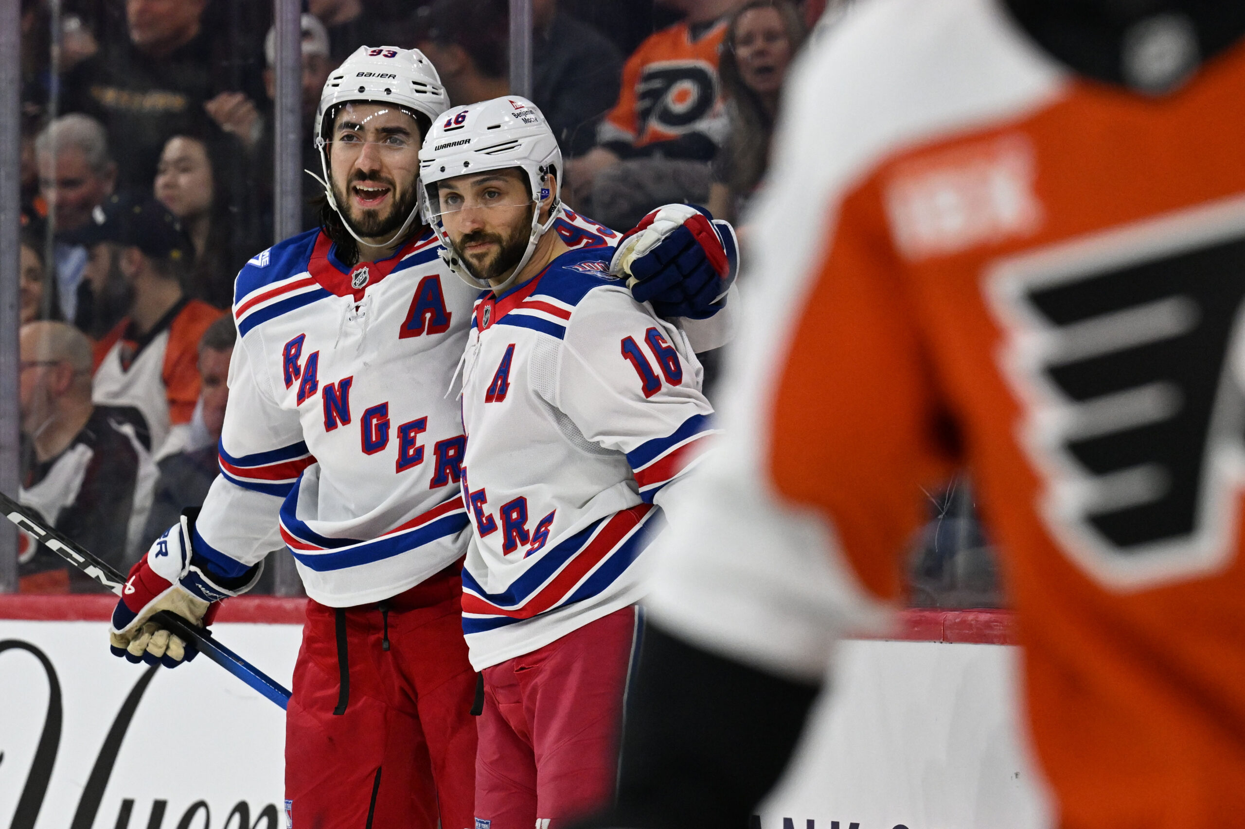 Mika Zibanejad, Rangers have way with Flyers in 6-2 rout: takeaways