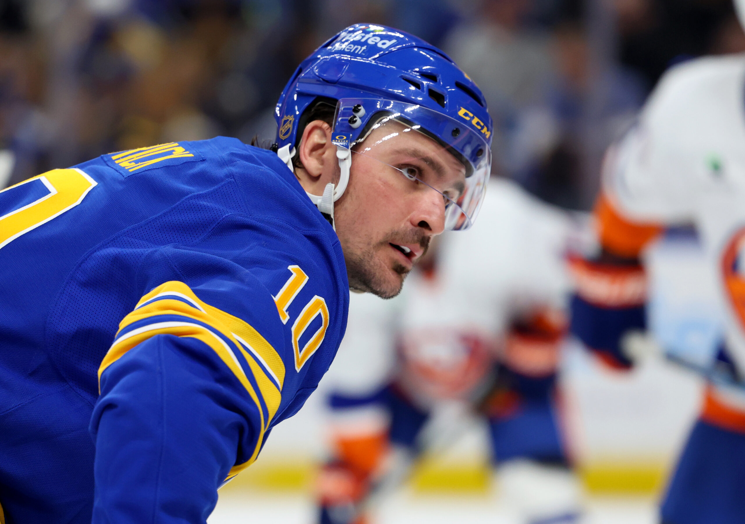 Ex-Rangers center who’s ‘been amazing’ for Sabres sustains worrisome injury