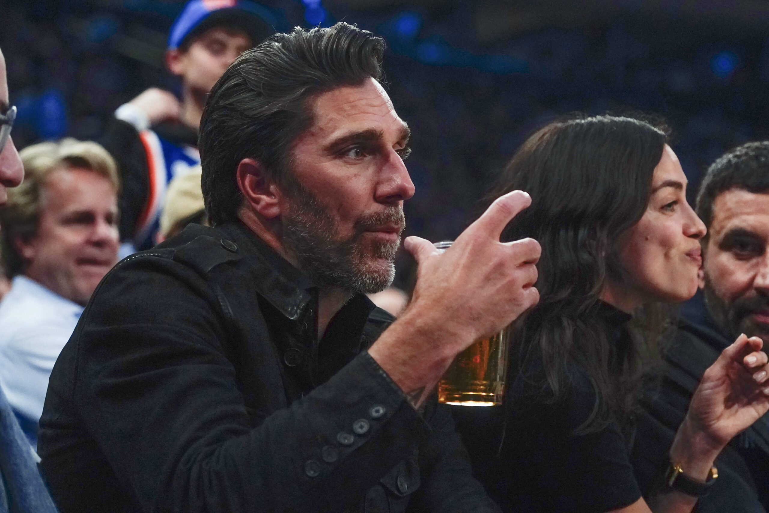 Rangers Daily: Henrik Lundqvist all-in with Knicks; Islanders, captain ‘far apart’